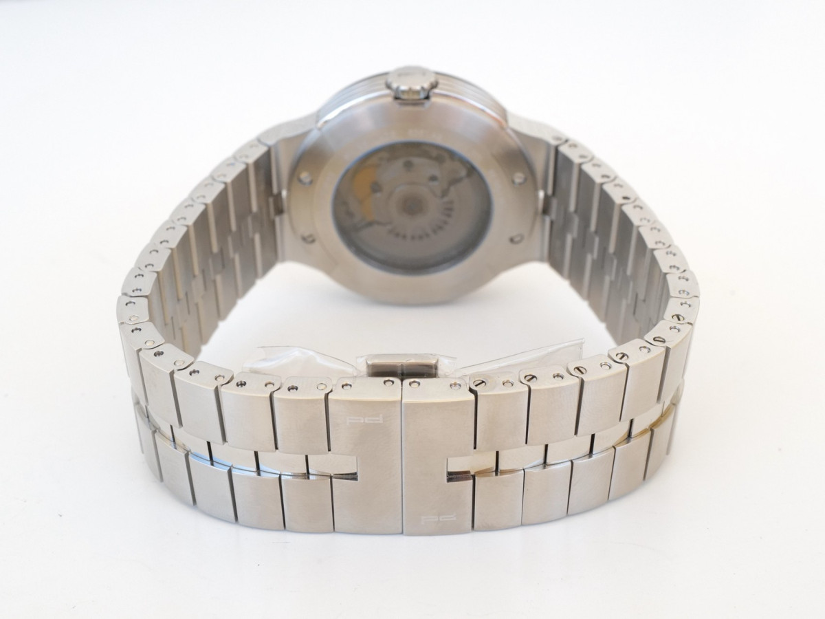 Швейцарський годинник Porsche Design Flat Six Black Dial 40