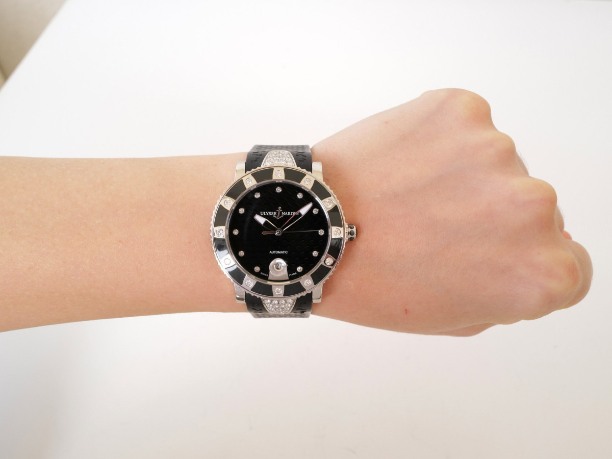Швейцарские часы Ulysse Nardin Marine Lady Diver Black Diamond Dial 40