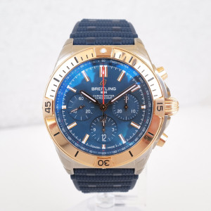 Швейцарський годинник Breitling Chronomat B01 42 Gold Steel Blue Dial