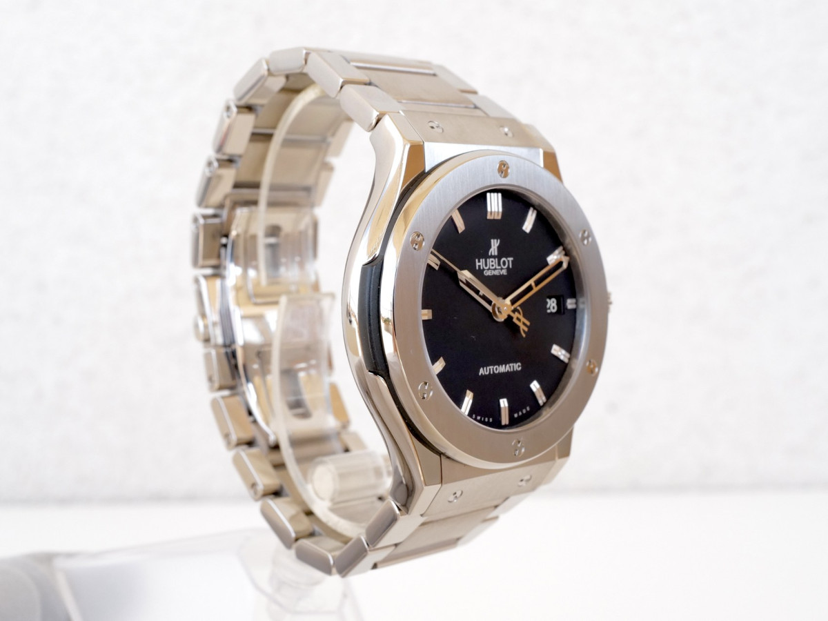 Швейцарские часы Hublot Classic Fusion Titanium Automatic 45