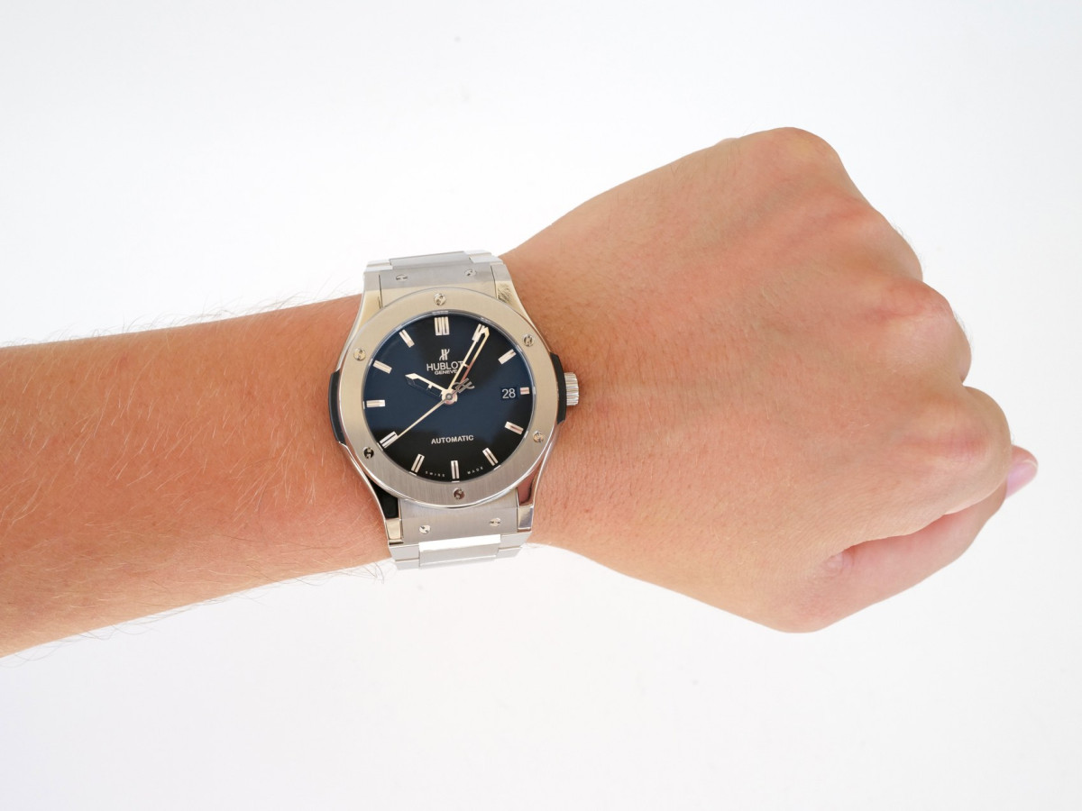 Швейцарские часы Hublot Classic Fusion Titanium Automatic 45