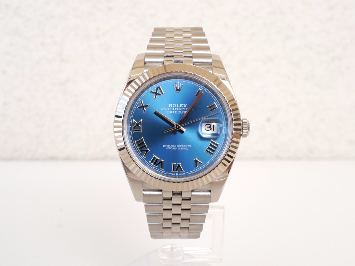 Швейцарський годинник Rolex Datejust 41 Blue Roman Dial Jubilee