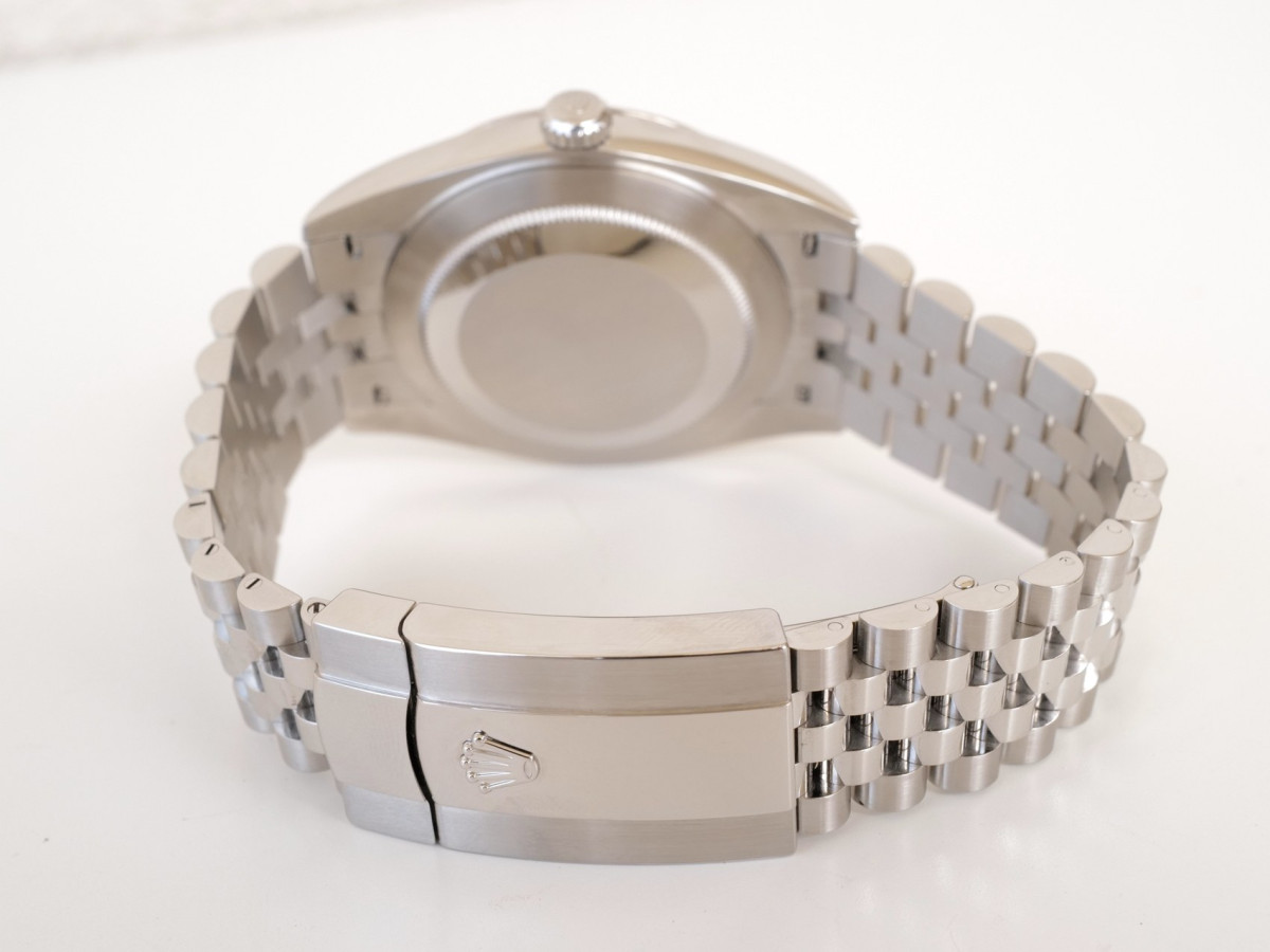 Швейцарський годинник Rolex Datejust 41 Blue Roman Dial Jubilee