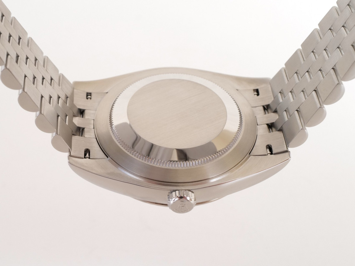 Швейцарський годинник Rolex Datejust 41 Blue Roman Dial Jubilee