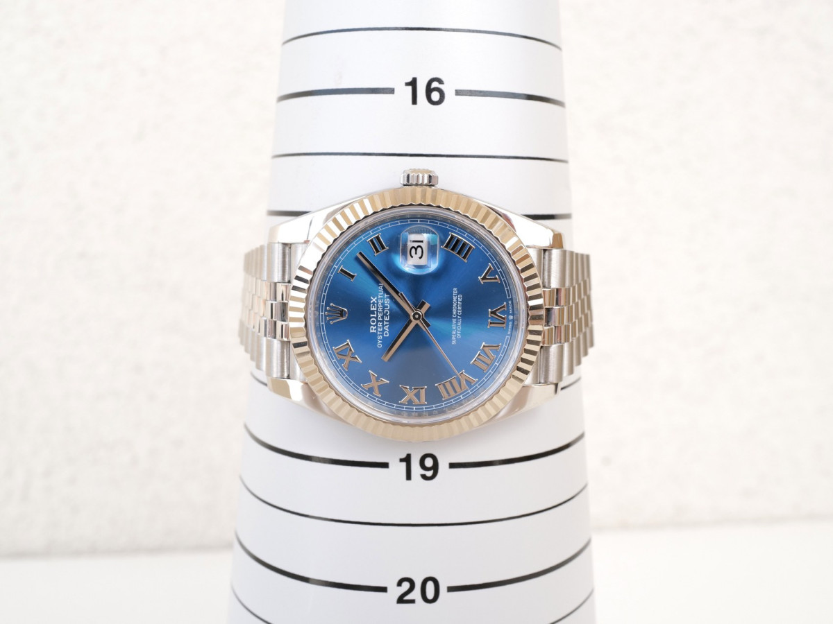 Швейцарський годинник Rolex Datejust 41 Blue Roman Dial Jubilee