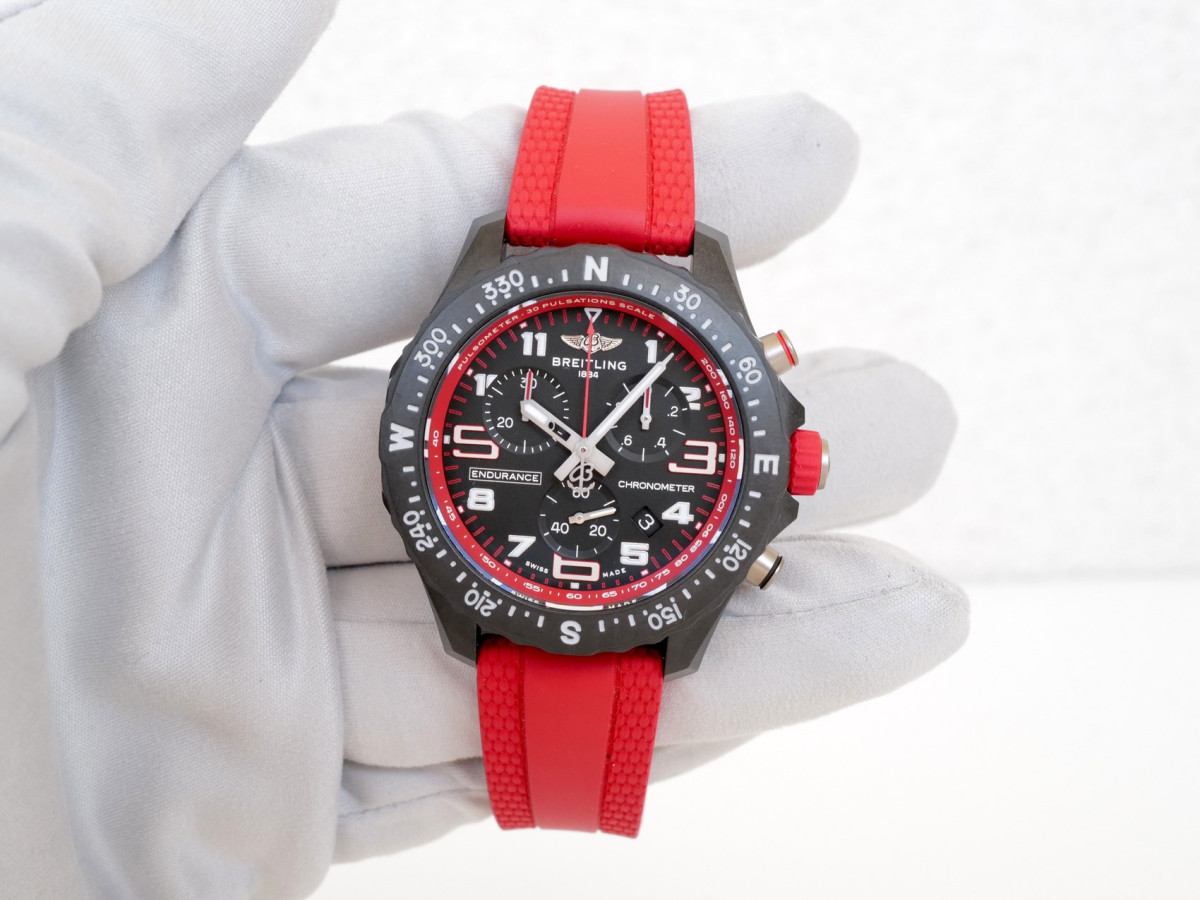 Швейцарський годинник Breitling Endurance Pro 38