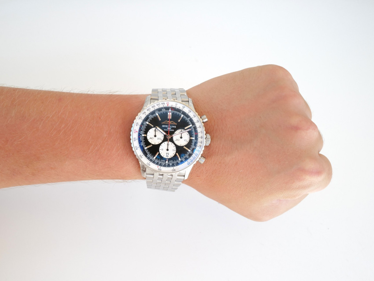Швейцарський годинник Breitling Navitimer B01 Chronograph 46