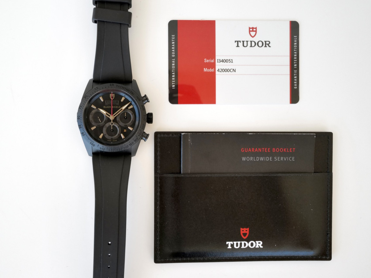 Швейцарские часы Tudor Fastrider Black Shield 42