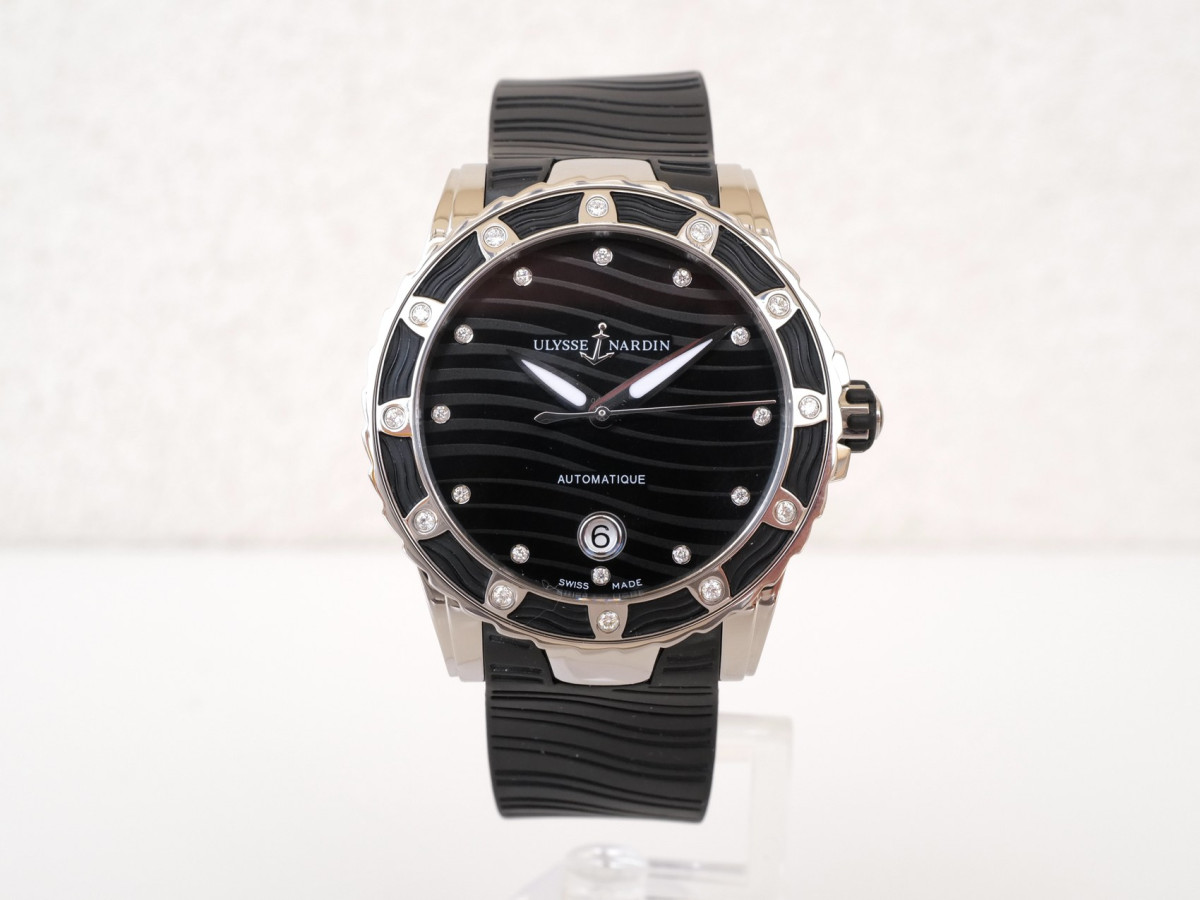 Швейцарський годинник Ulysse Nardin Lady Diver Black Diamond Dial 40