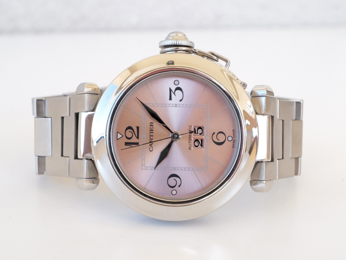 Швейцарський годинник Cartier Pasha Big Date Pink Dial 35