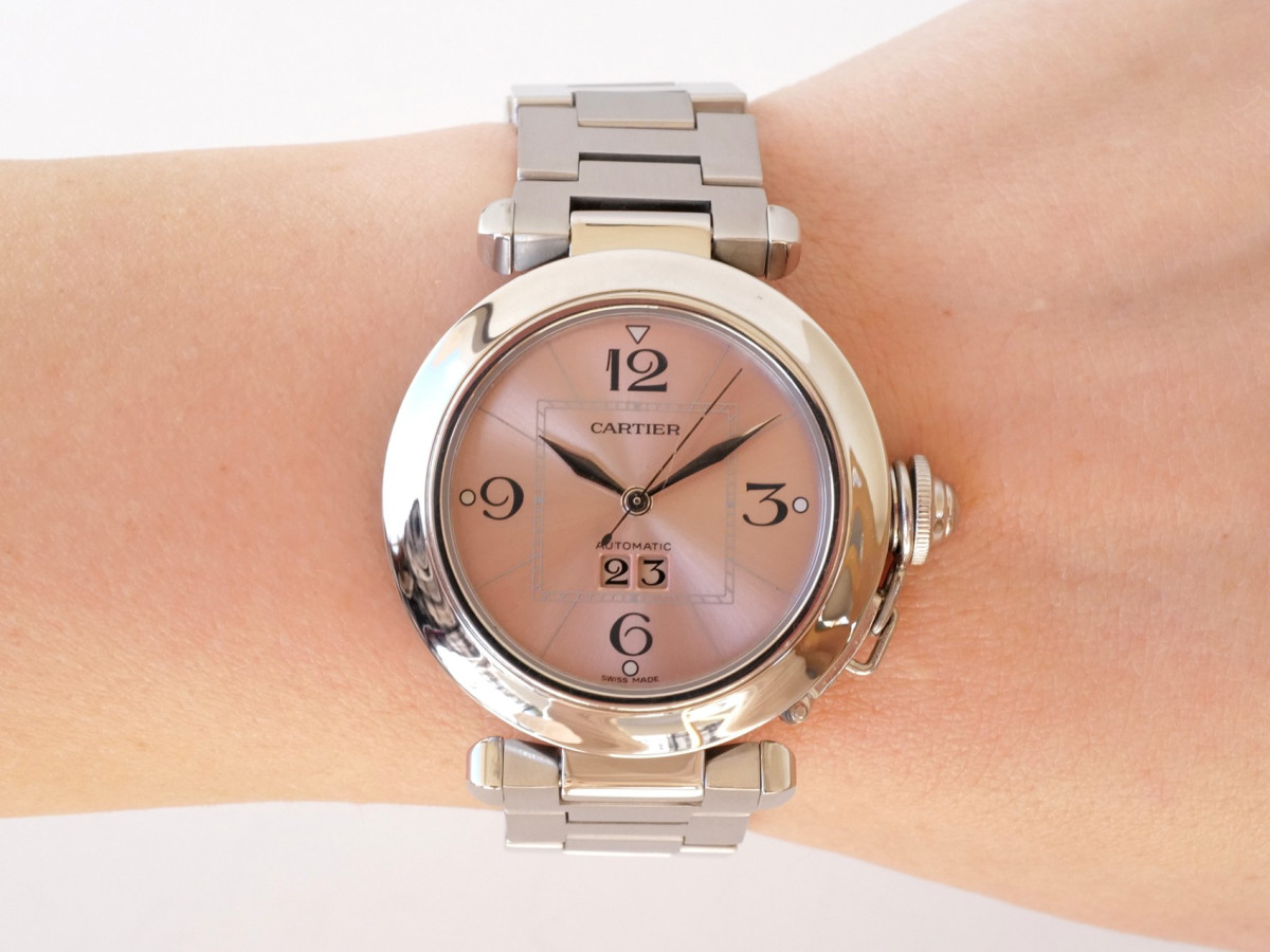 Швейцарський годинник Cartier Pasha Big Date Pink Dial 35