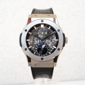 Швейцарський годинник Hublot Classic Fusion Aerofusion Moonphase Titanium 42