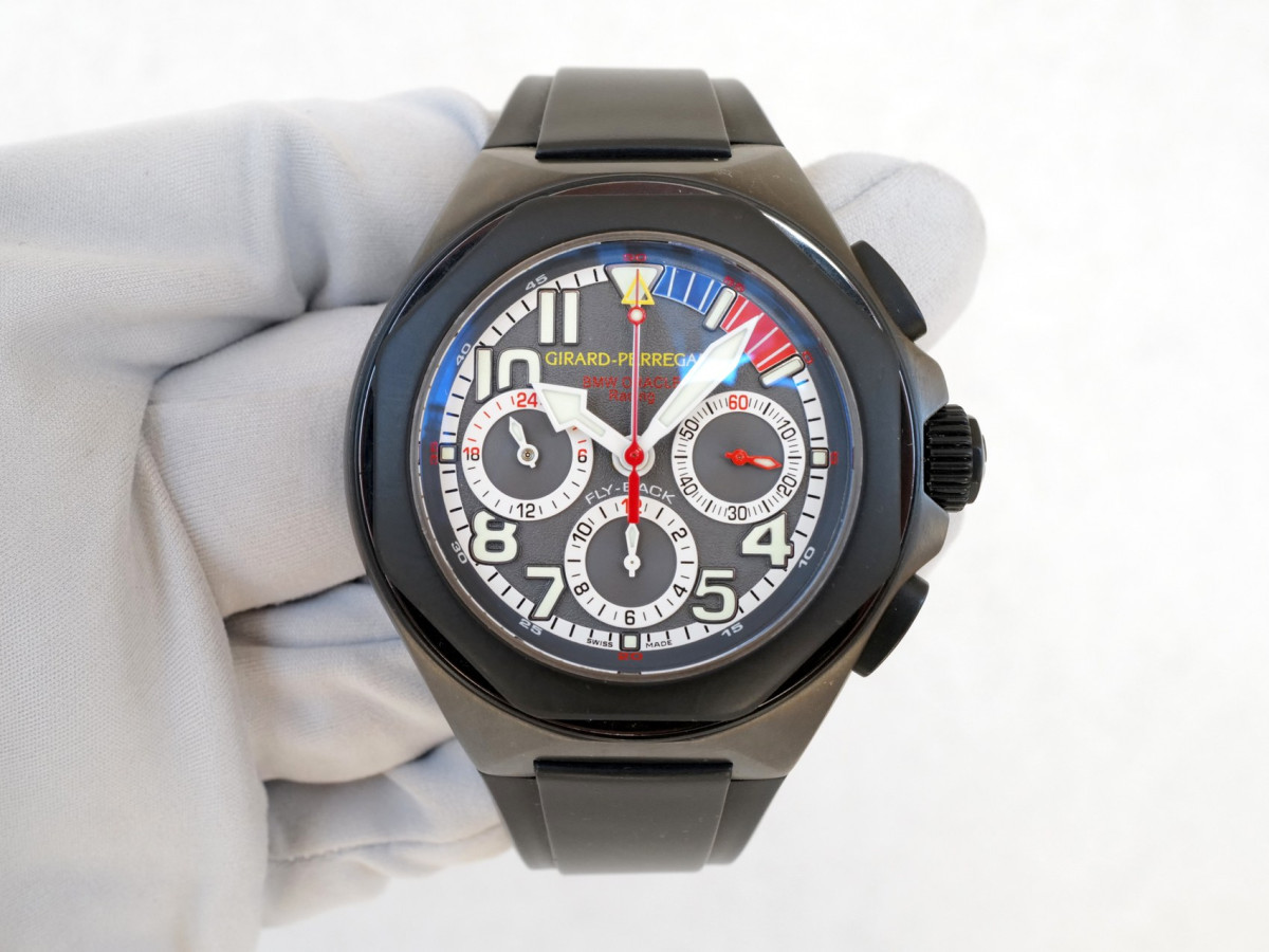 Швейцарские часы Girard-Perregaux Laureato BMW Oracle Racing USA Limited Edition Titanium Flyback Chronograph 46