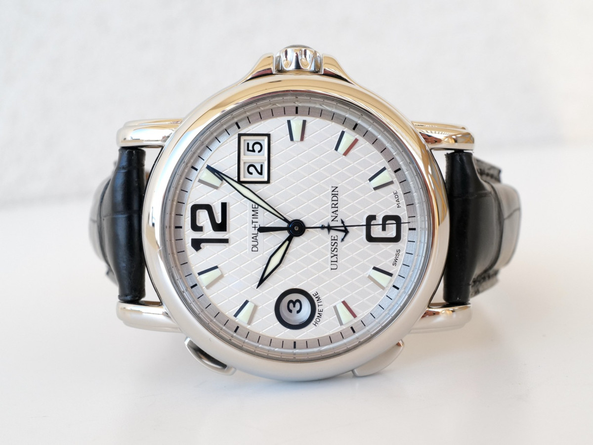 Швейцарський годинник Ulysse Nardin Dual Time GMT Big Date 40
