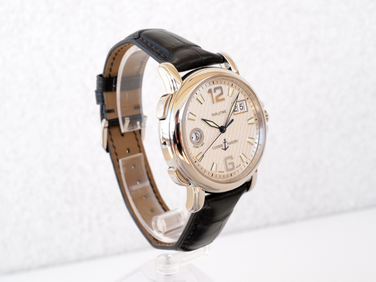 Швейцарський годинник Ulysse Nardin Dual Time GMT Big Date 40