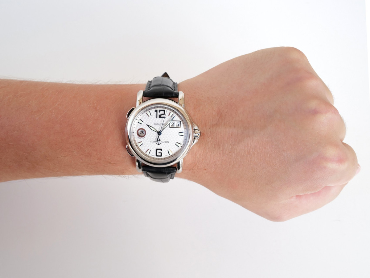 Швейцарський годинник Ulysse Nardin Dual Time GMT Big Date 40