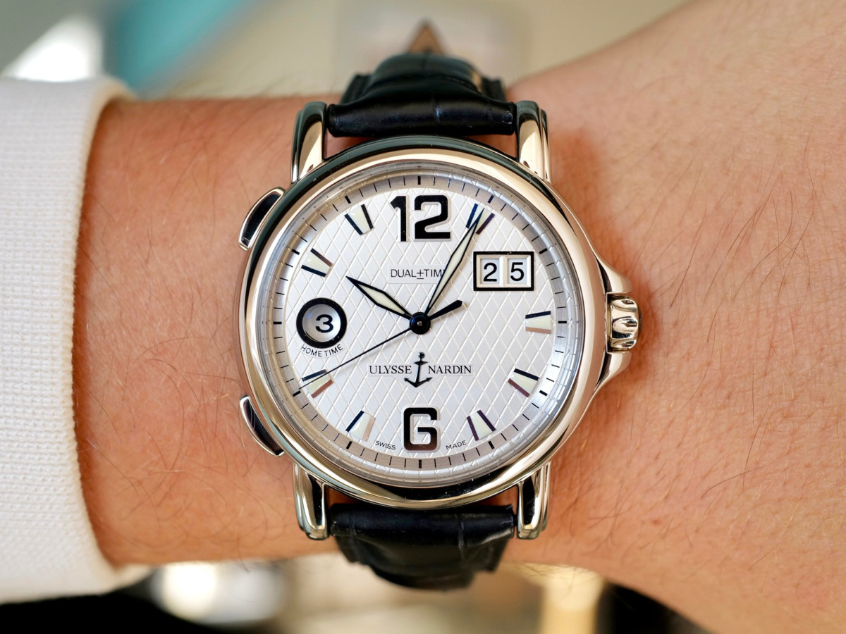 Швейцарський годинник Ulysse Nardin Dual Time GMT Big Date 40
