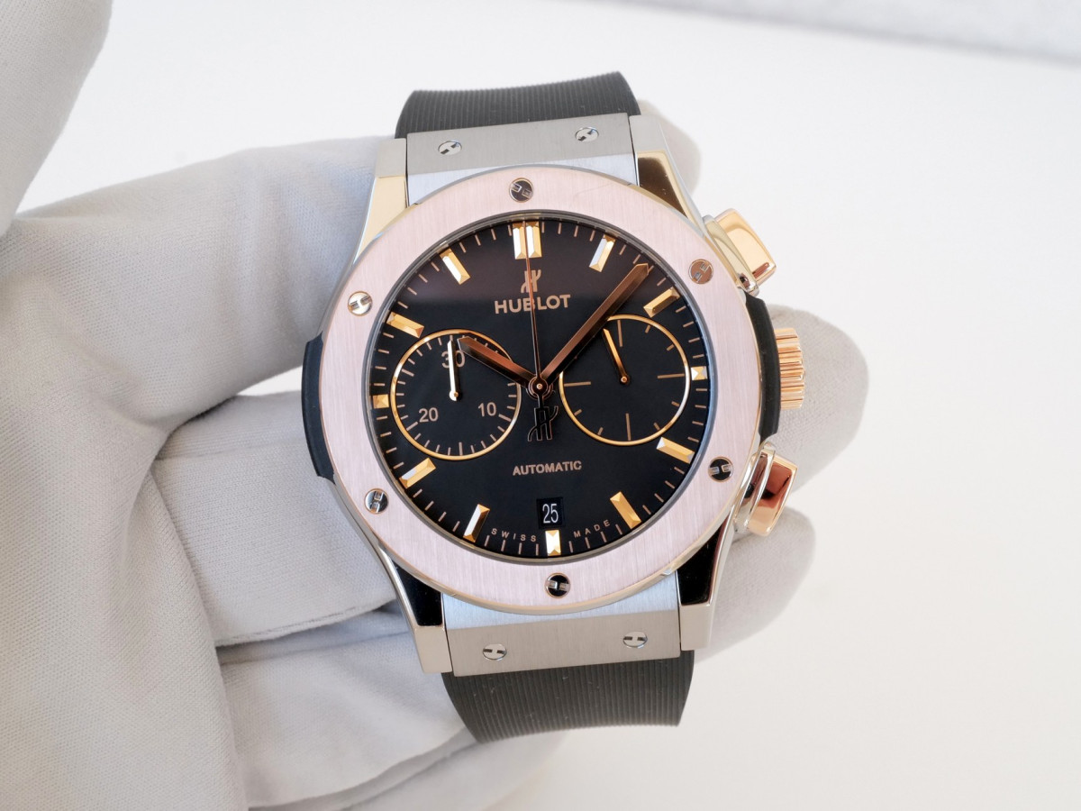 Швейцарские часы Hublot Classic Fusion Chronograph Titanium King Gold 45