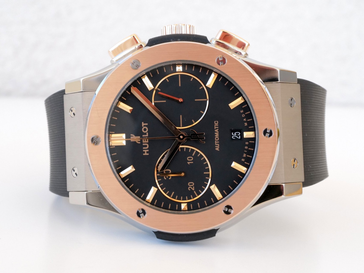 Швейцарские часы Hublot Classic Fusion Chronograph Titanium King Gold 45