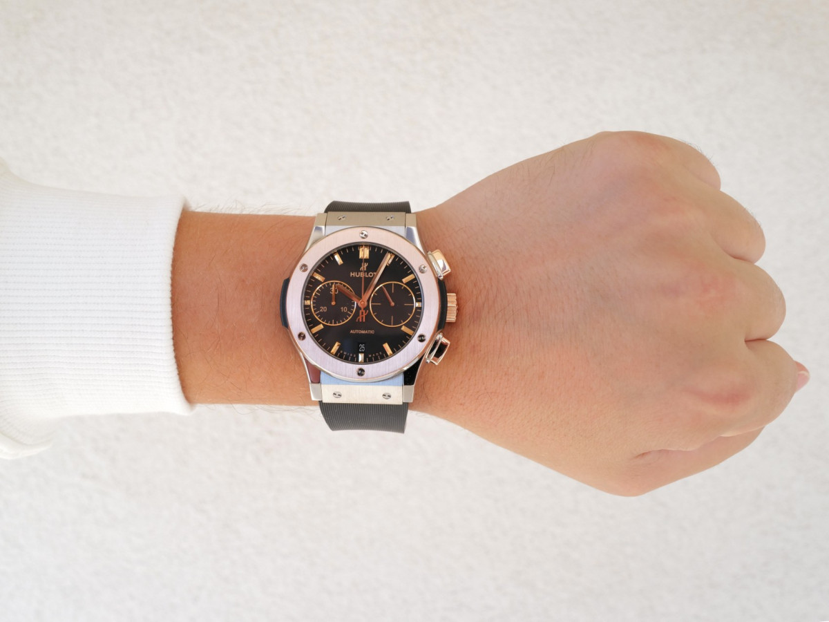 Швейцарские часы Hublot Classic Fusion Chronograph Titanium King Gold 45