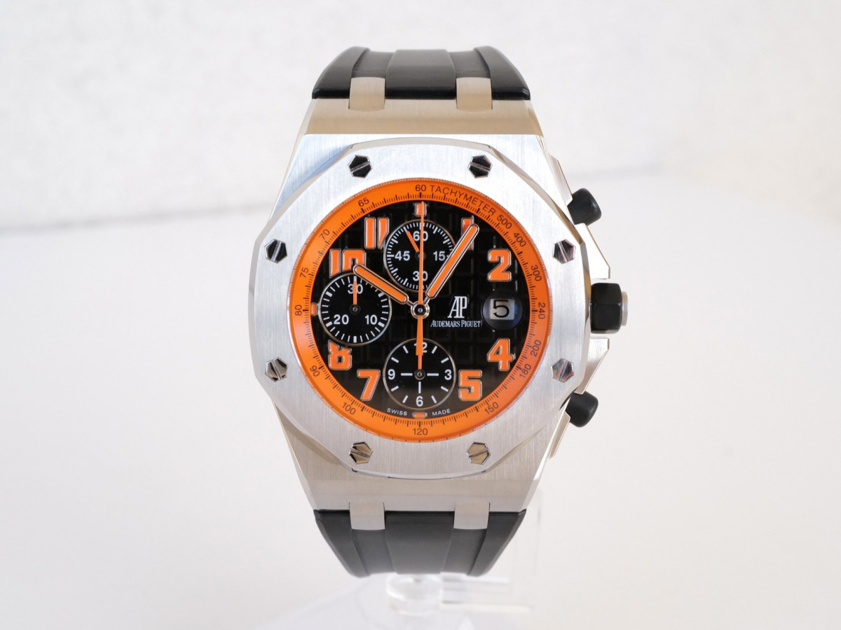 Швейцарские часы Audemars Piguet Royal Oak Offshore Chronograph Volcano 42