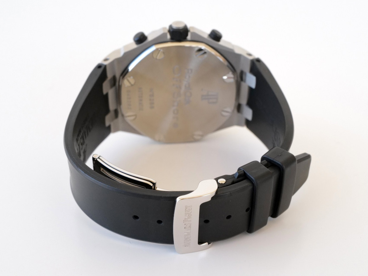 Швейцарские часы Audemars Piguet Royal Oak Offshore Chronograph Volcano 42