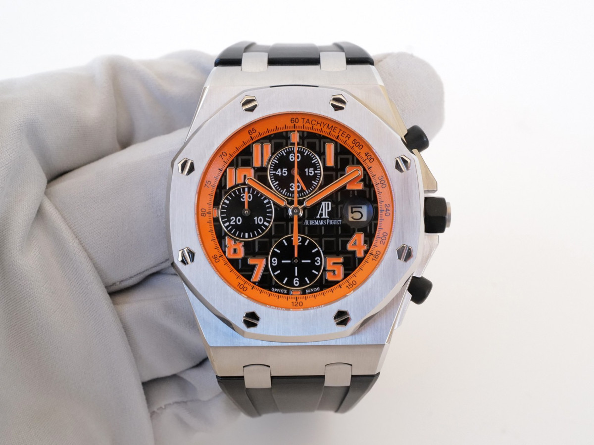 Швейцарские часы Audemars Piguet Royal Oak Offshore Chronograph Volcano 42