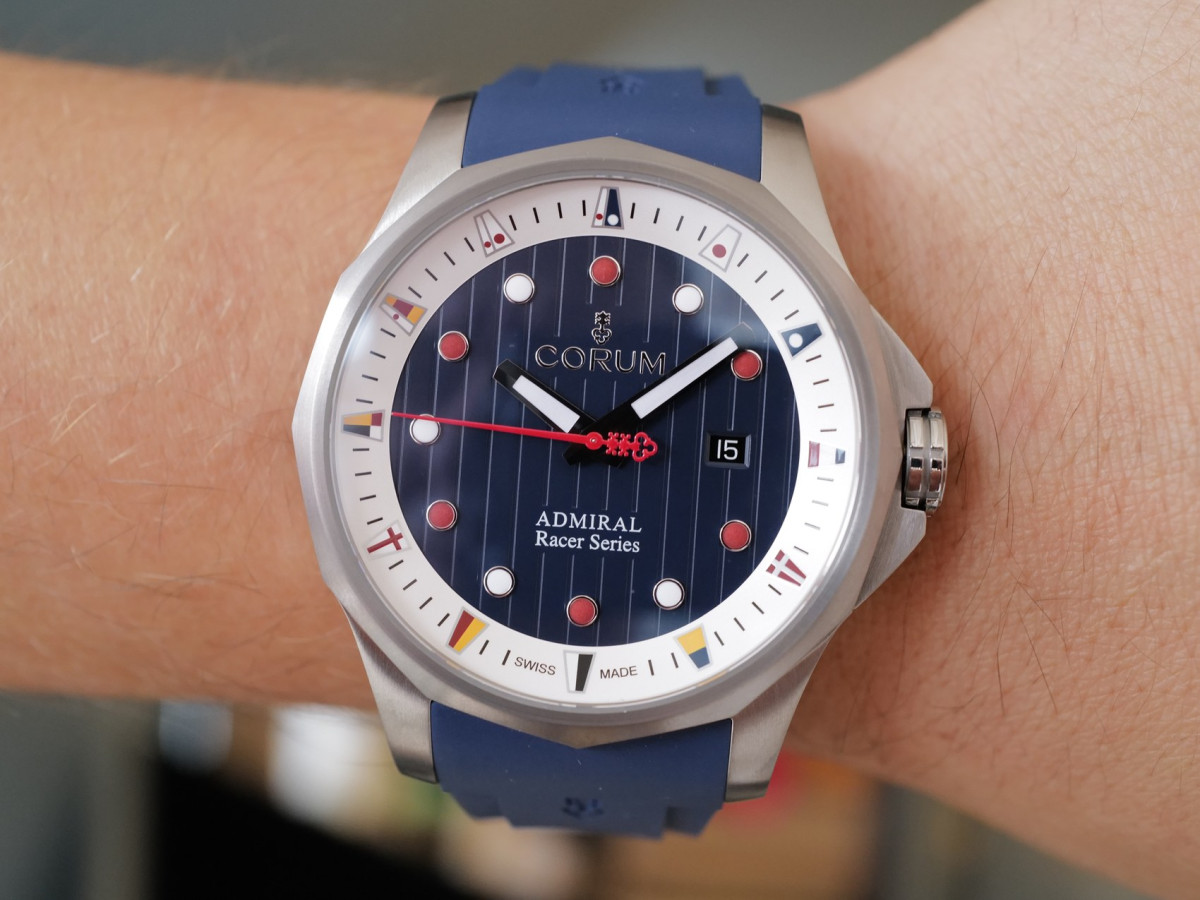 Швейцарський годинник Corum Admiral's Cup Racer Limited Edition Titanium 43
