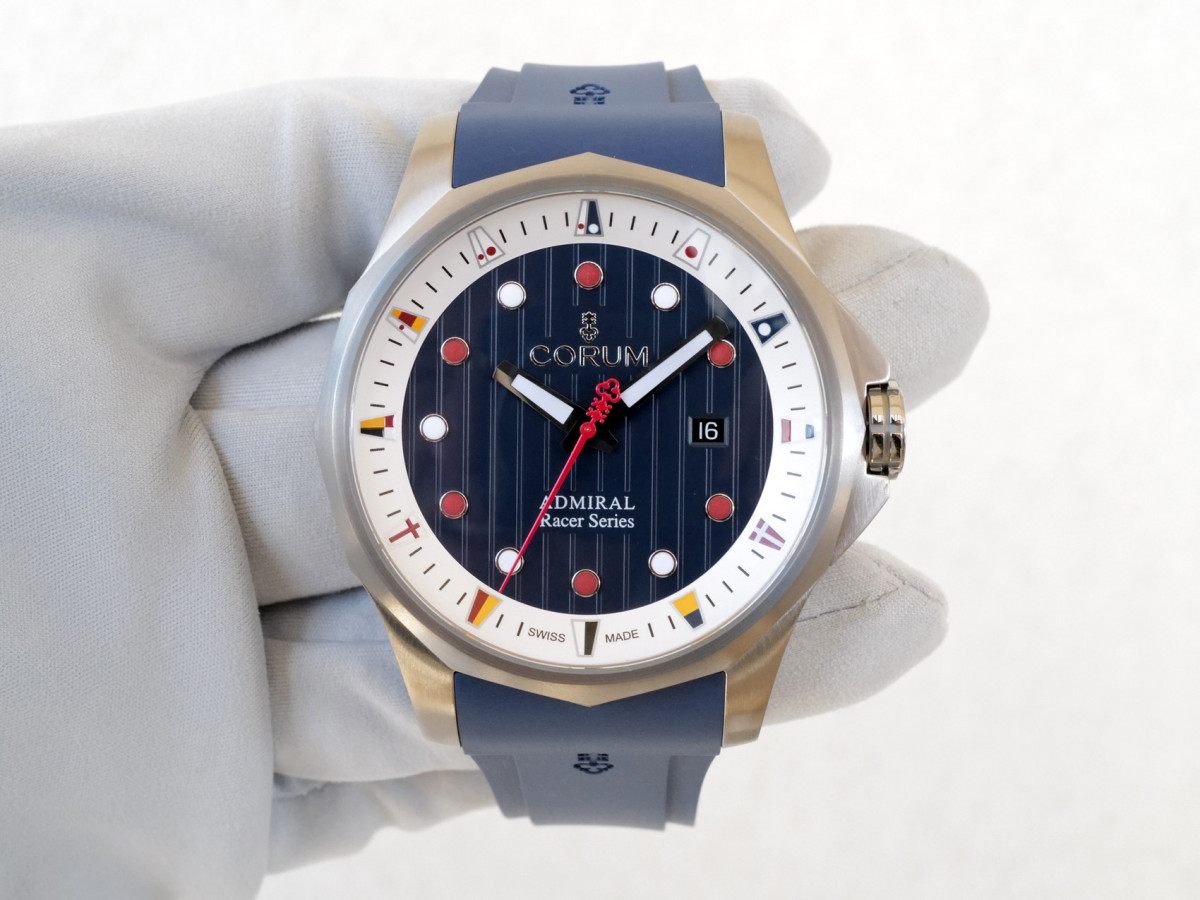 Швейцарський годинник Corum Admiral's Cup Racer Limited Edition Titanium 43