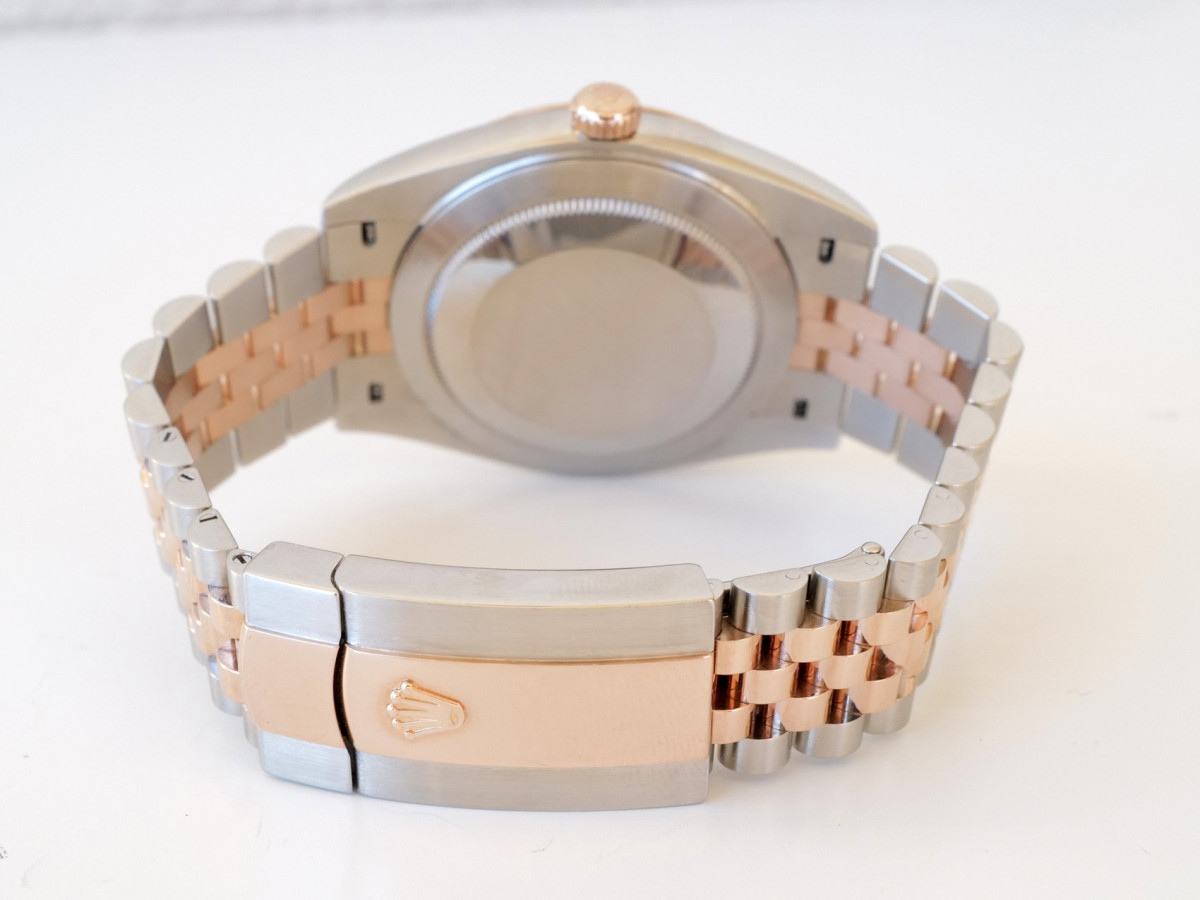 Швейцарський годинник Rolex Datejust 41 Jubilee Sundust Diamond Dial Bezel