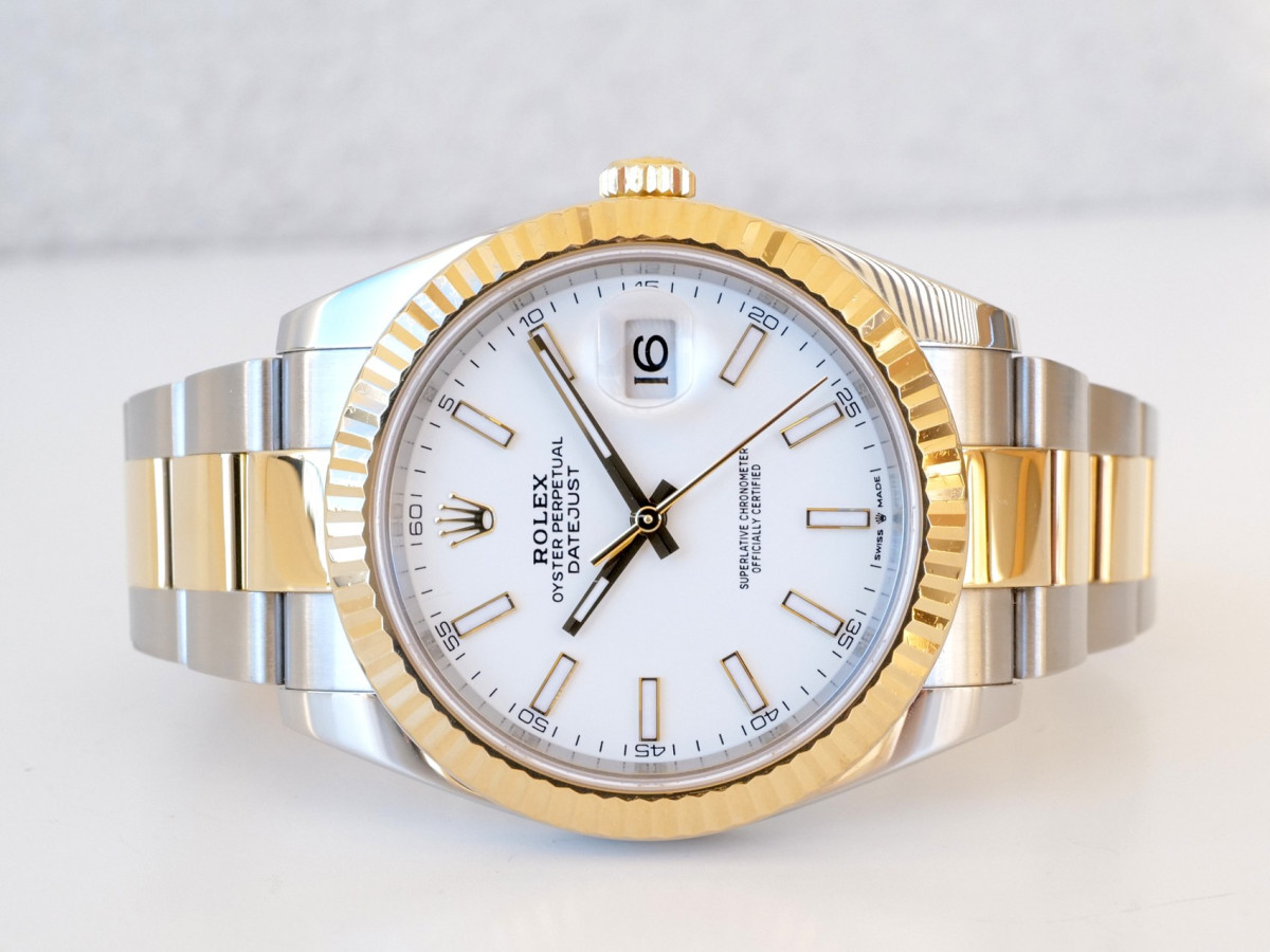 Швейцарские часы Rolex Datejust 41 Oyster Steel 18K Yellow Gold White Dial (2022)