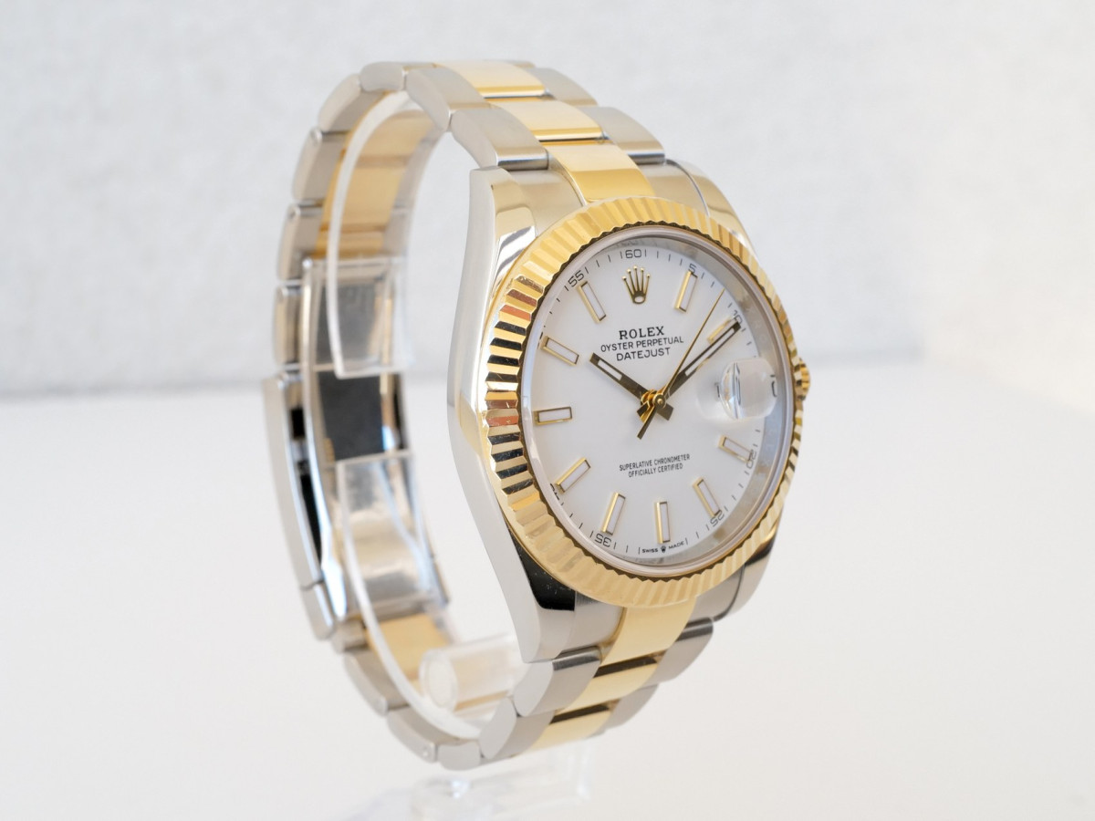 Швейцарские часы Rolex Datejust 41 Oyster Steel 18K Yellow Gold White Dial (2022)