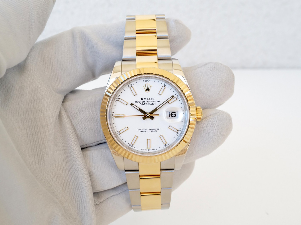 Швейцарские часы Rolex Datejust 41 Oyster Steel 18K Yellow Gold White Dial (2022)