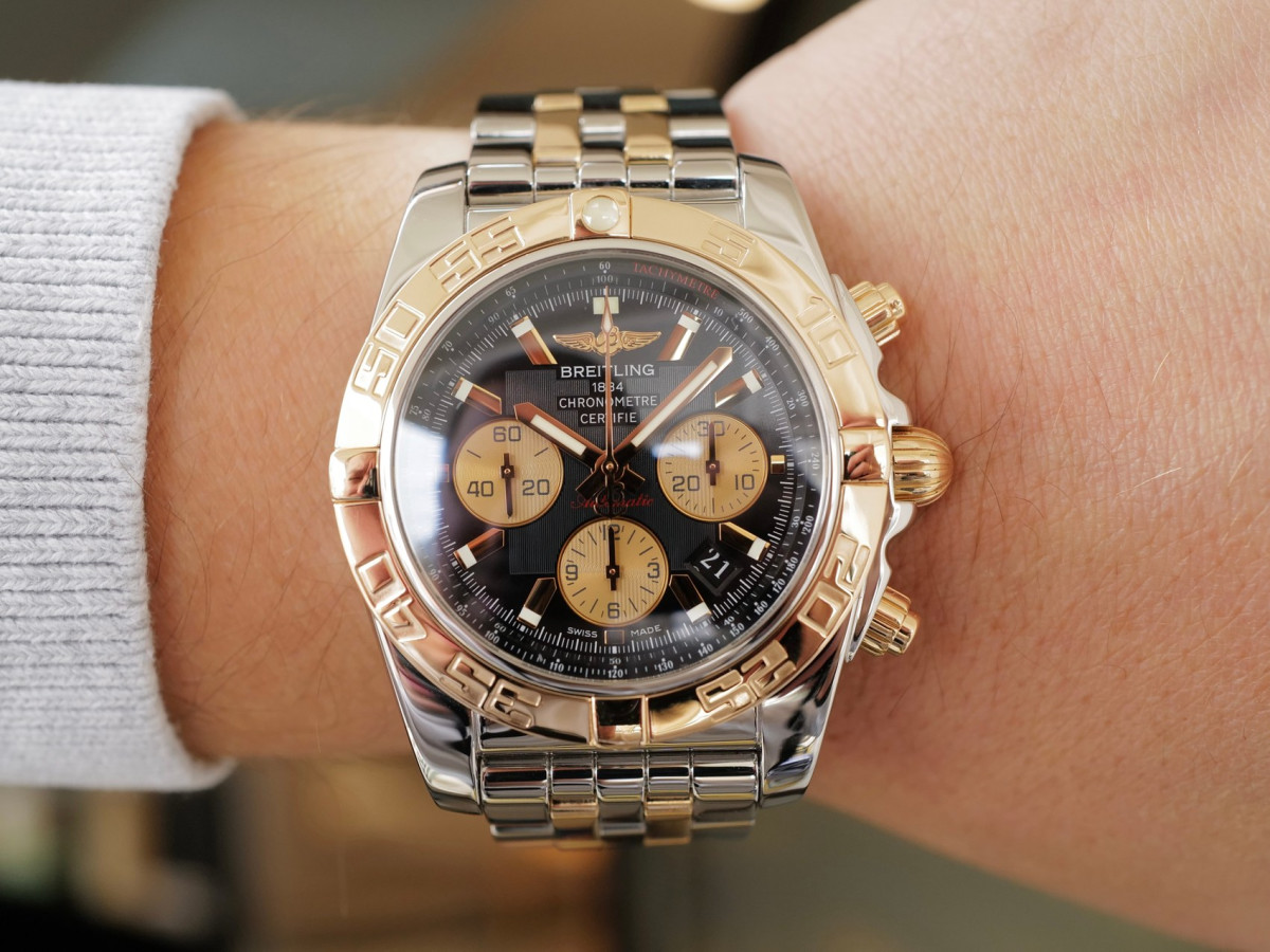 Швейцарський годинник Breitling Chronomat Steel 18K Rose Gold Black Dial 44