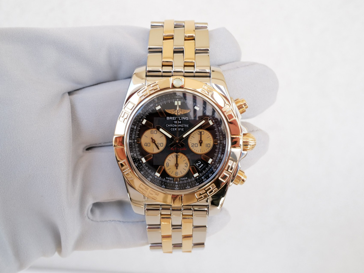 Швейцарський годинник Breitling Chronomat Steel 18K Rose Gold Black Dial 44