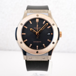 Швейцарские часы Hublot Classic Fusion Titanium 18K Rose Gold 45