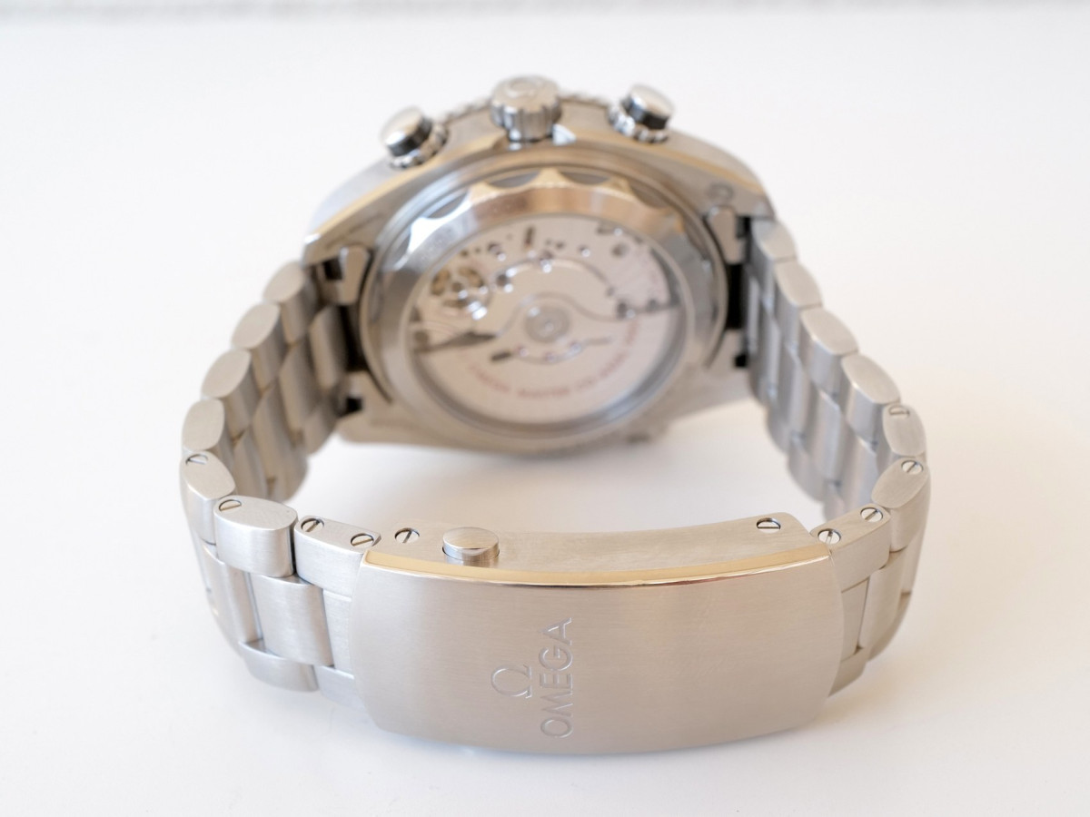 Швейцарские часы Omega Seamaster Planet Ocean 600M Co-Axial Chronograph 45,5