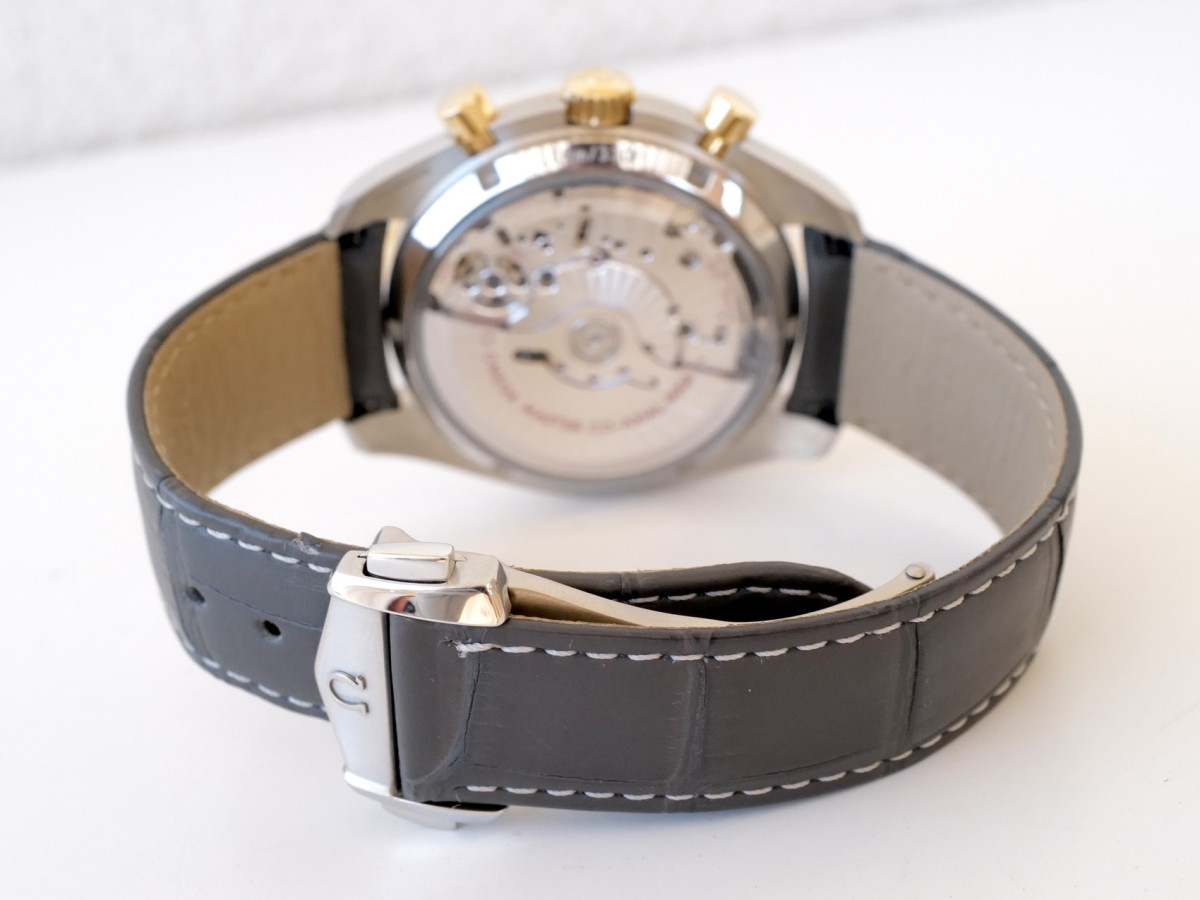 Швейцарський годинник Omega Speedmaster Professional Moonwatch Moonphase Co-Axial Chronograph 44