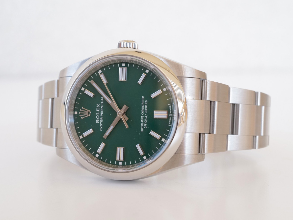 Швейцарський годинник Rolex Oyster Perpetual 36 Green Dial
