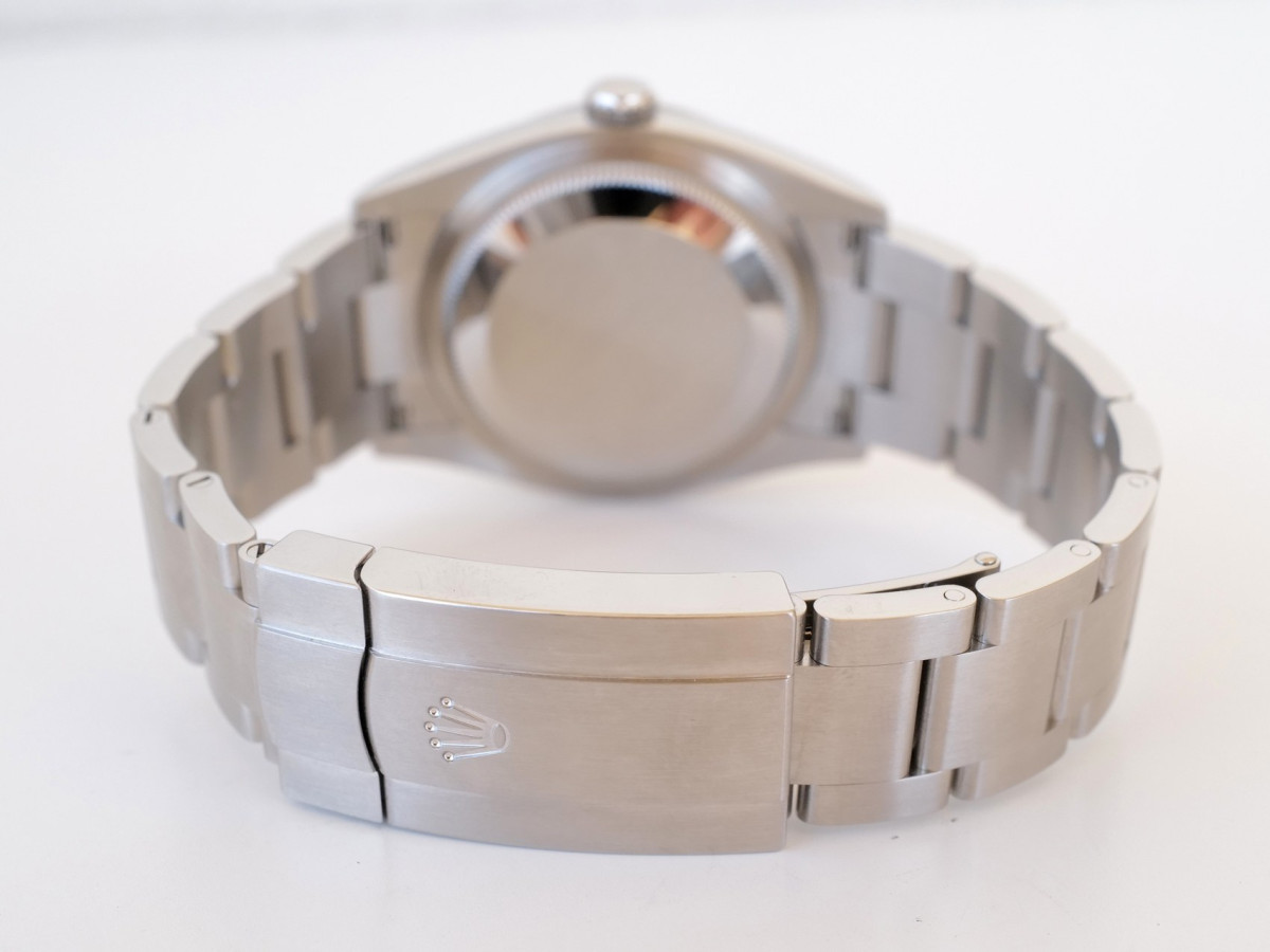 Швейцарський годинник Rolex Oyster Perpetual 36 Green Dial