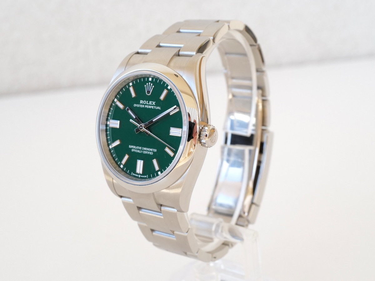 Швейцарський годинник Rolex Oyster Perpetual 36 Green Dial