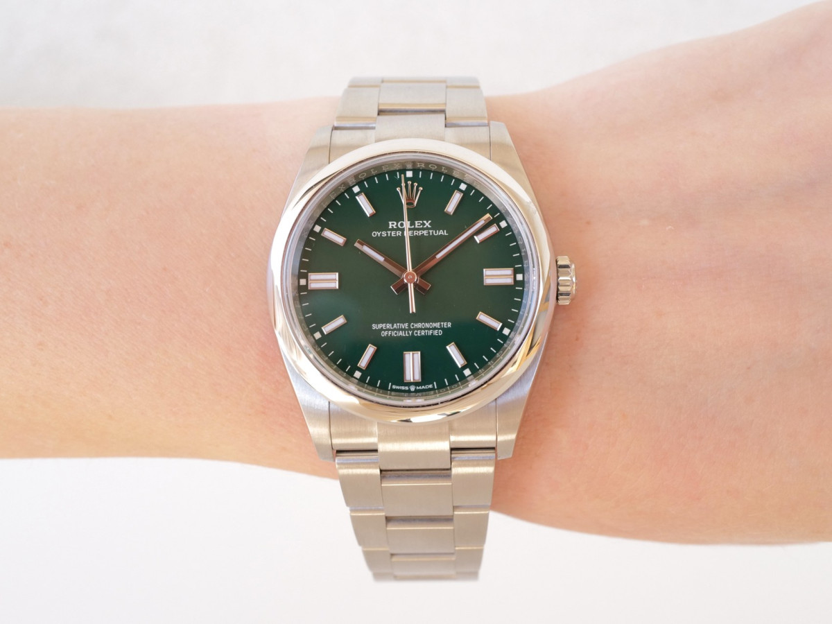 Швейцарський годинник Rolex Oyster Perpetual 36 Green Dial