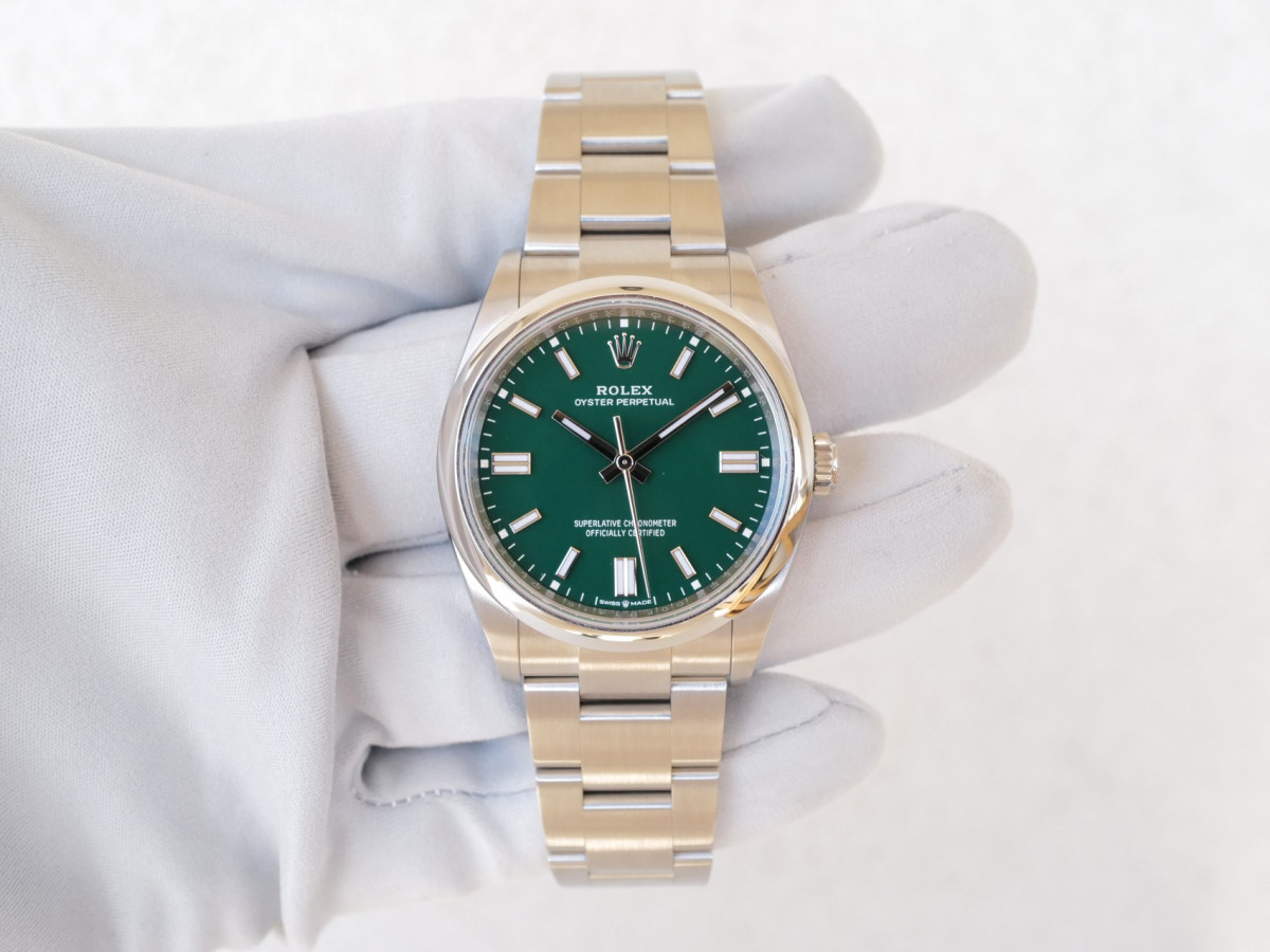 Швейцарський годинник Rolex Oyster Perpetual 36 Green Dial