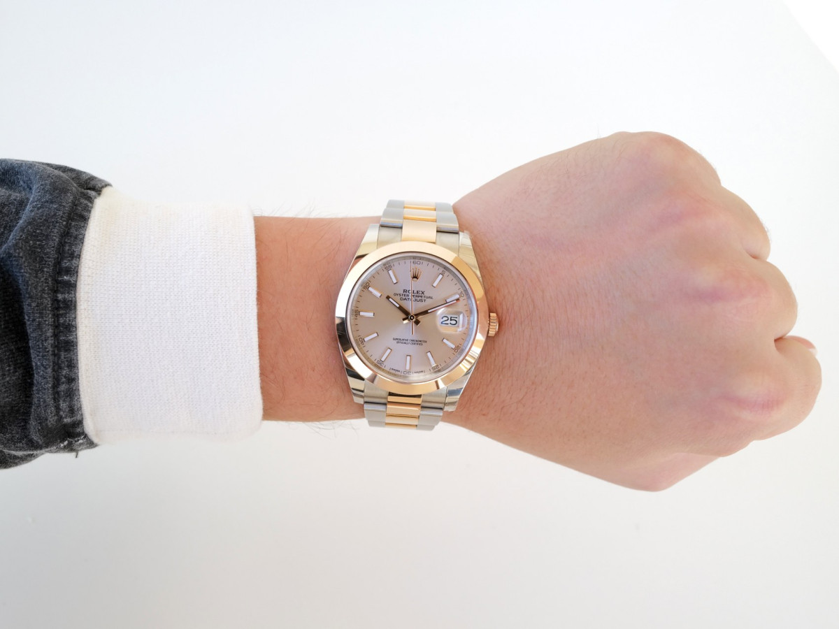 Швейцарський годинник Rolex Datejust 41 Oyster Steel 18K Rose Gold Sundust Dial