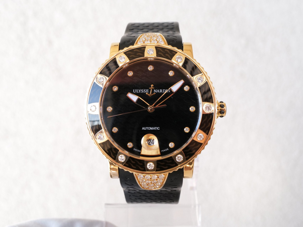 Швейцарские часы Ulysse Nardin Lady Diver Starry Night 18K Rose Gold Black Dial