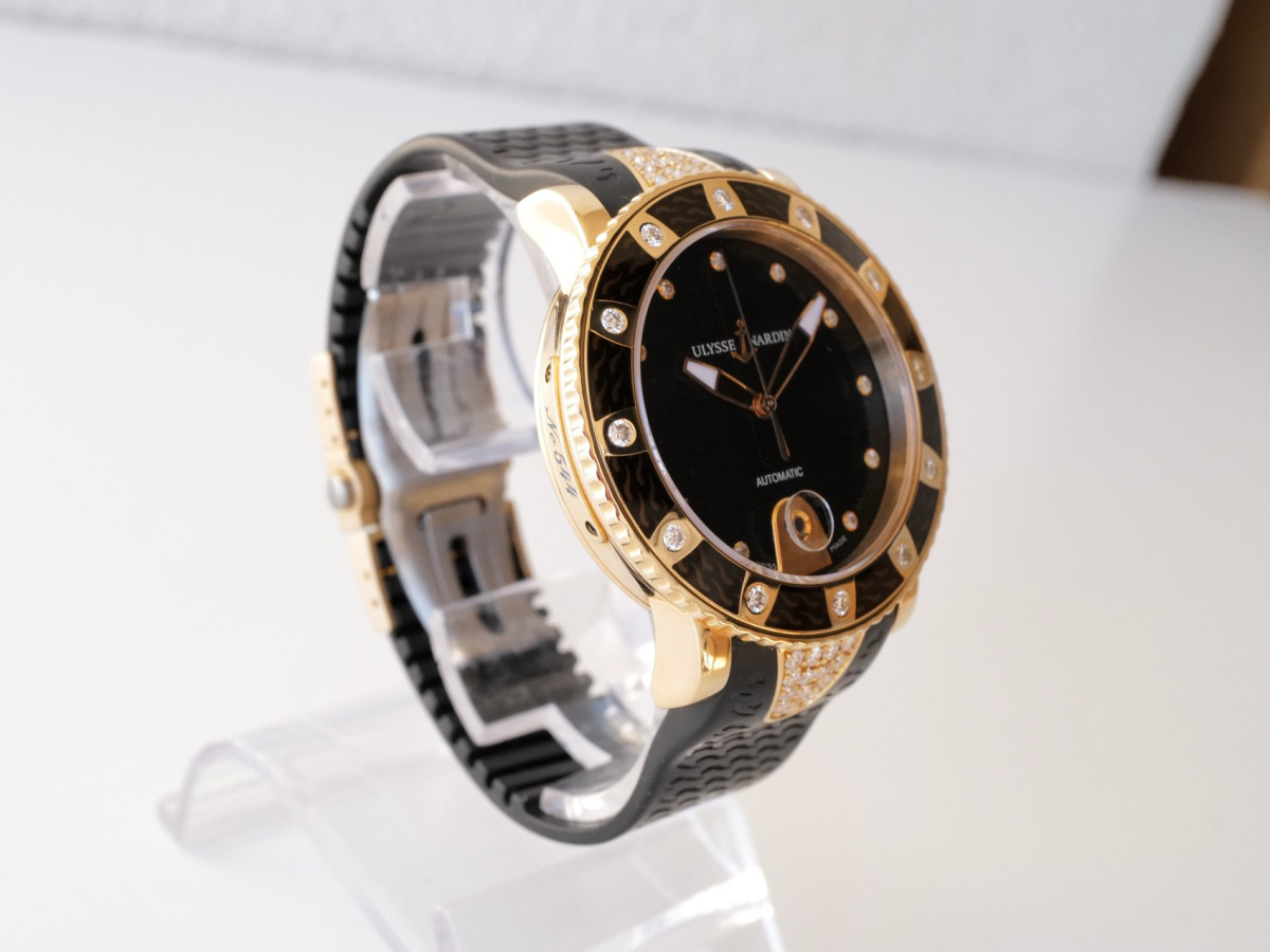 Швейцарские часы Ulysse Nardin Lady Diver Starry Night 18K Rose Gold Black Dial