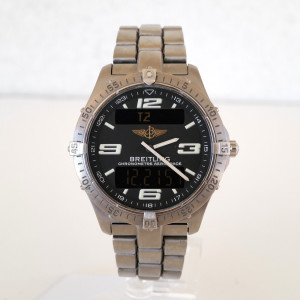 Швейцарський годинник Breitling Aerospace Titanium Perpetual Alarm Chronograph GMT Quartz Chronometer 40