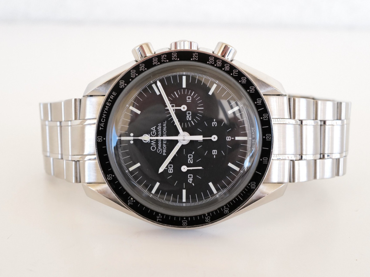 Swiss watch Omega Speedmaster Professional Moonwatch Manual Wind 42