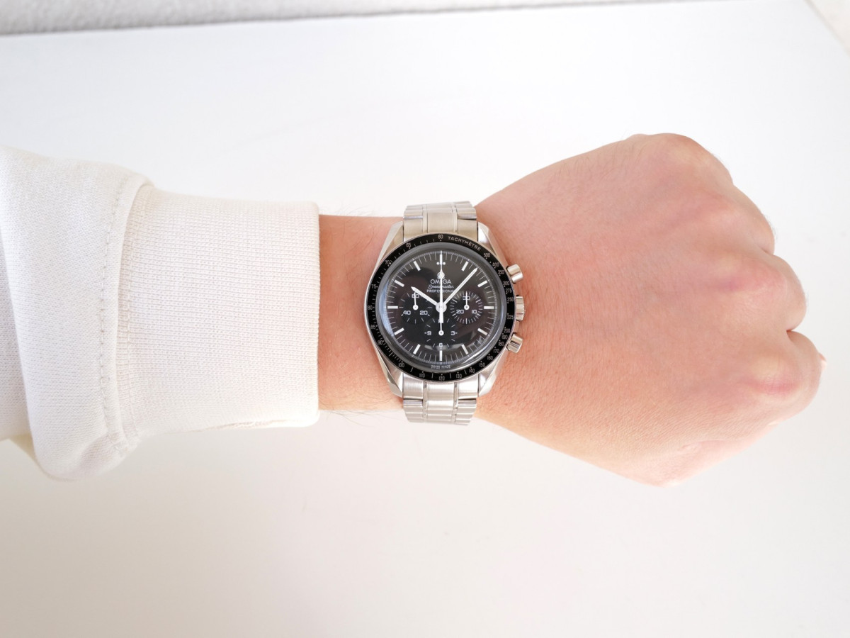 Swiss watch Omega Speedmaster Professional Moonwatch Manual Wind 42