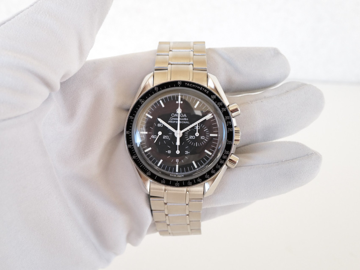 Swiss watch Omega Speedmaster Professional Moonwatch Manual Wind 42